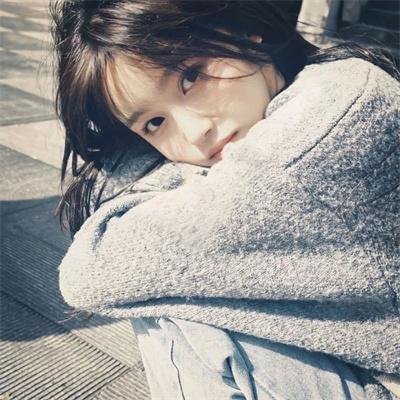 可怜此地无车马