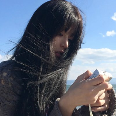 上班摸鱼，被总裁老公抓个正着